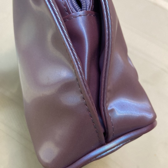 Purple Metallic Large Zippered Closure Quality Nylon Cosmetics/Makeup Bag EUC - Picture 5 of 7